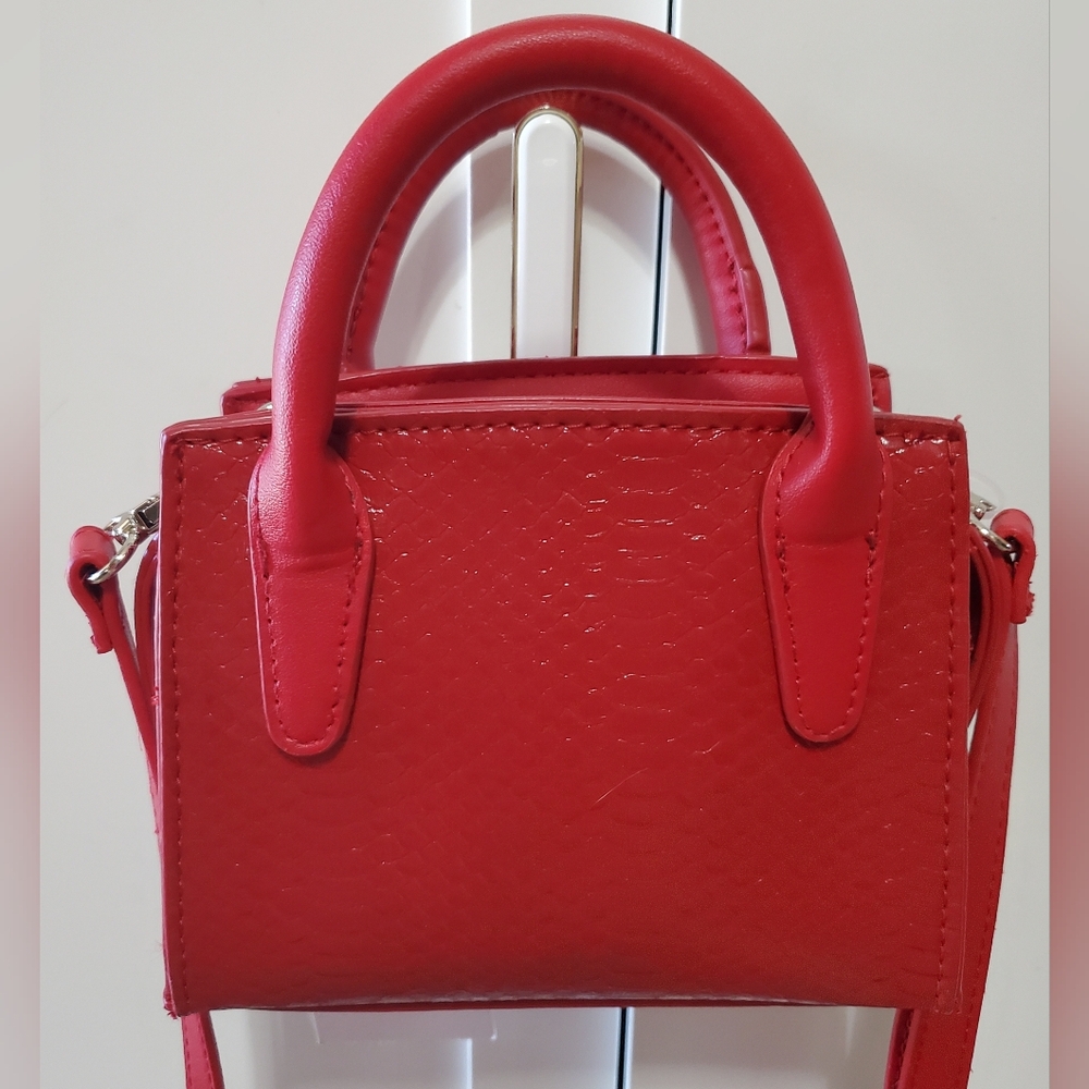 NWT Steve Madden Chevy Red Crossbody - Picture 3 of 13